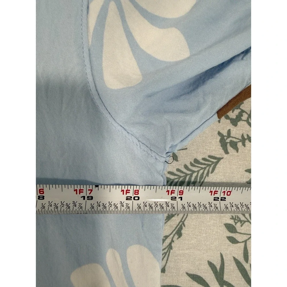 No Boundaries Floral Resort Shirt Mens Medium Blue Daisy Rayon Button Front